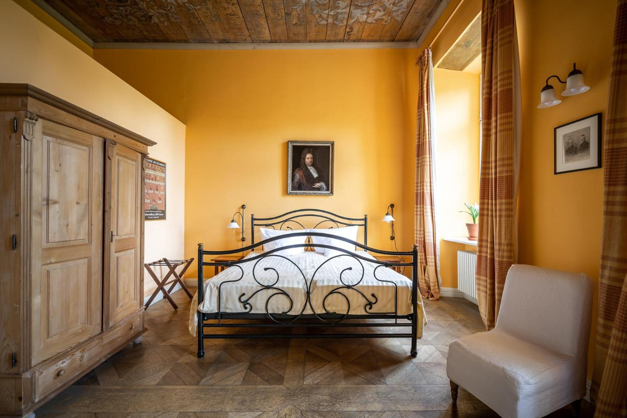 Romantik Hotel Gutshaus Ludorf ภายนอก รูปภาพ