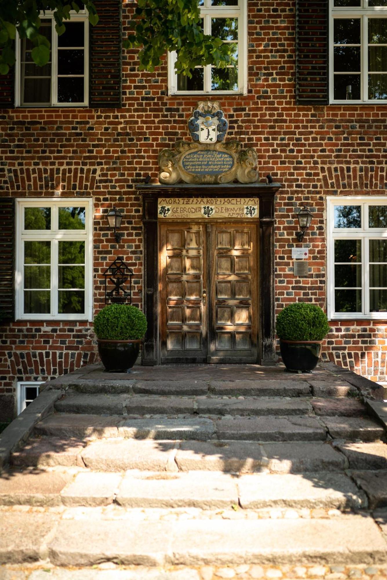 Romantik Hotel Gutshaus Ludorf ภายนอก รูปภาพ