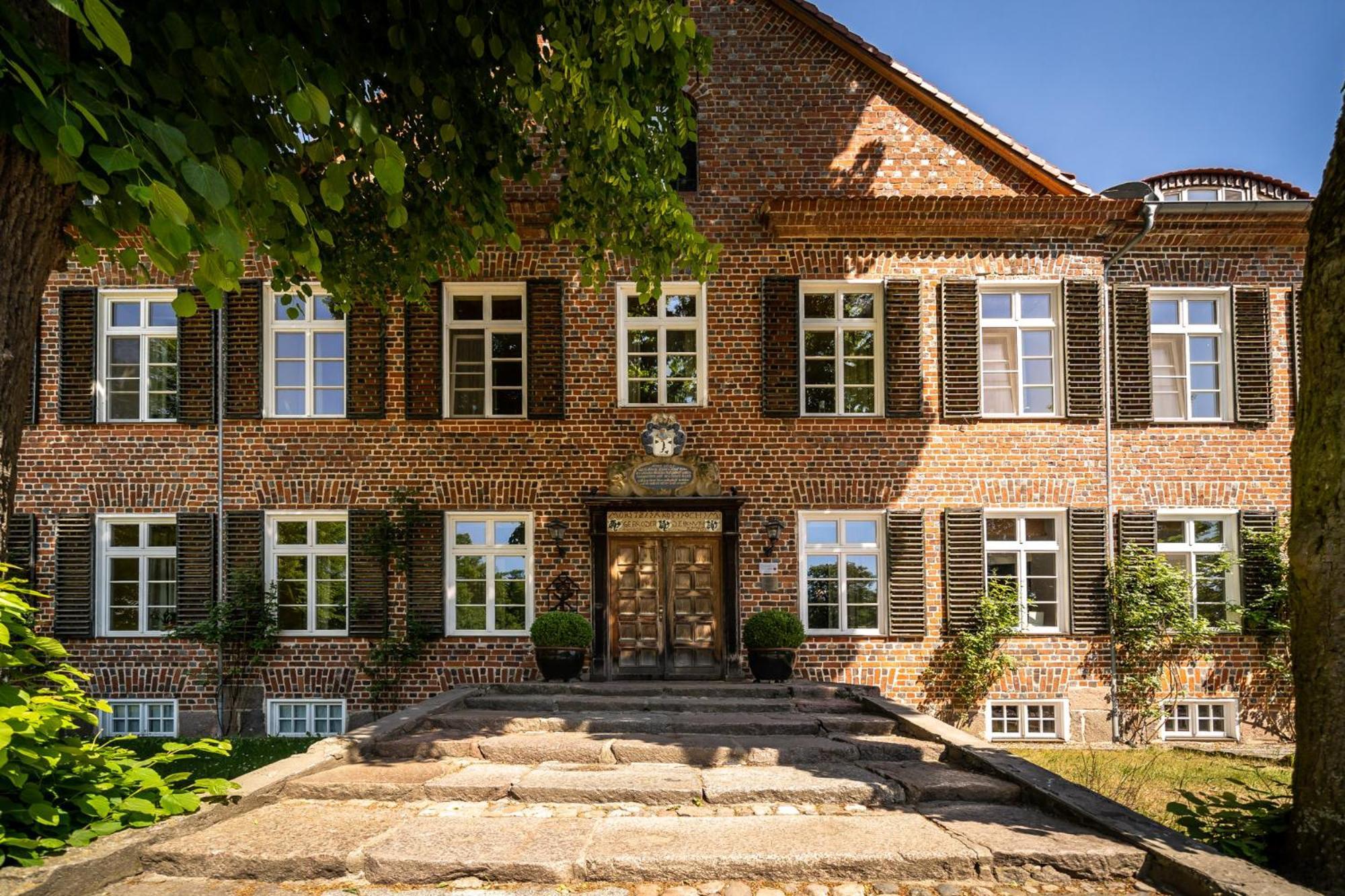 Romantik Hotel Gutshaus Ludorf ภายนอก รูปภาพ